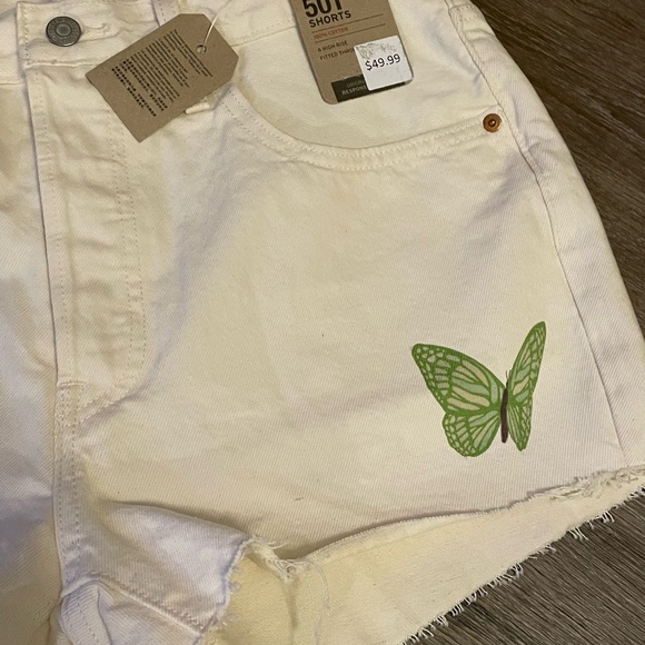 NWT 🦋 LEVI'S WOMEN'S 501 GIVE ME
BUTTERFLIES HIGH RISE DENIM SHORTS - Picture 7 of 12